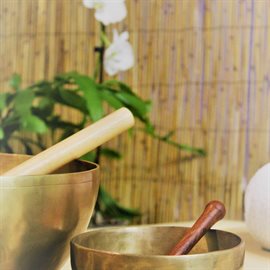 Imagen de portada para Third Eye Chakra (40 Minutes of Traditional Music for Focus, Study, Meditation, Relaxation, Massa...