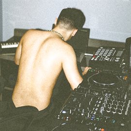 Imagen de portada para REMIXES!