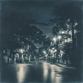 Imagen de portada para Midnight In Hanoi
